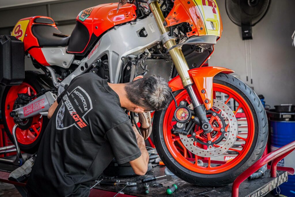 Yamaha XSR 900GP Servicing